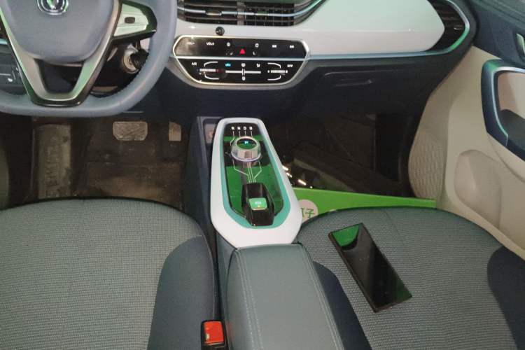 Used CHANGAN OSHAN Benni E-Star 2022 Charming Edition Colorful Model Lithium Iron Phosphate Gear Lever