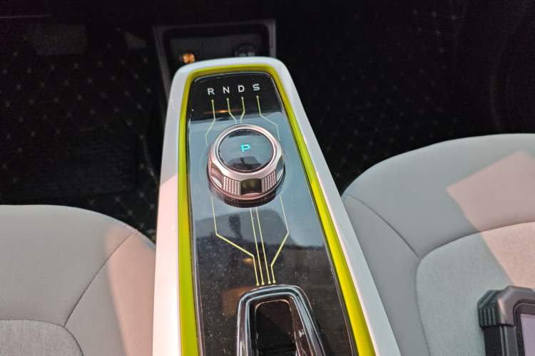 Used CHANGAN OSHAN Benni E-Star 2022 Qingxin Edition Colorful Model Lithium-NMC Gear Lever