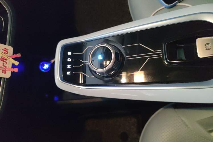 Used CHANGAN OSHAN Benni E-Star 2022 Qingxin Edition Colorful Model Lithium Iron Phosphate Gear Lever