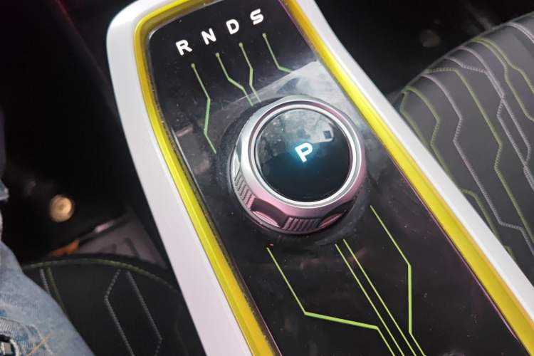 Used CHANGAN OSHAN Benni E-Star 2022 Qingxin Edition Colorful Model Lithium-NMC Gear Lever