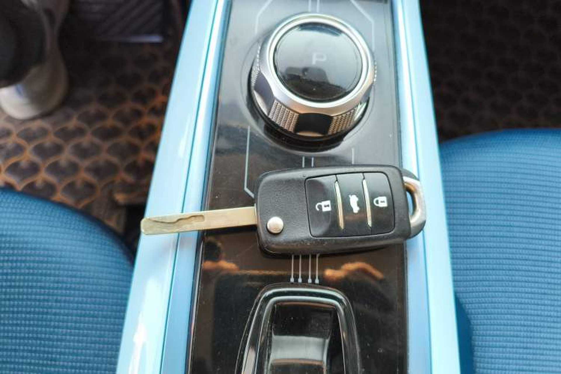 Used CHANGAN OSHAN Benni E-Star 2022 Qingxin Edition Colorful Model Lithium Iron Phosphate Interior 1
