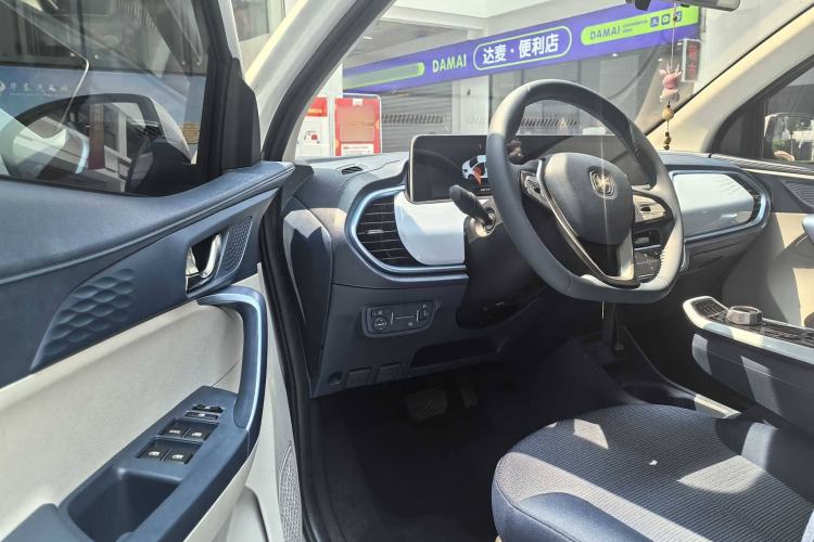 Used CHANGAN OSHAN Benni E-Star 2022 Charming Edition Colorful Model Lithium Iron Phosphate Interior 3