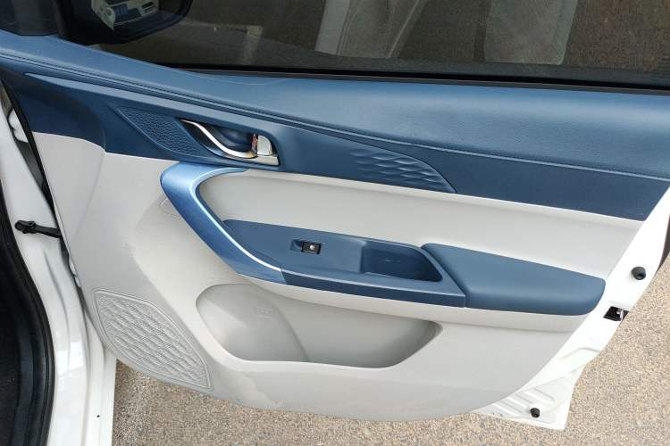 Used CHANGAN OSHAN Benni E-Star 2022 Qingxin Edition Colorful Model Lithium Iron Phosphate Interior 5