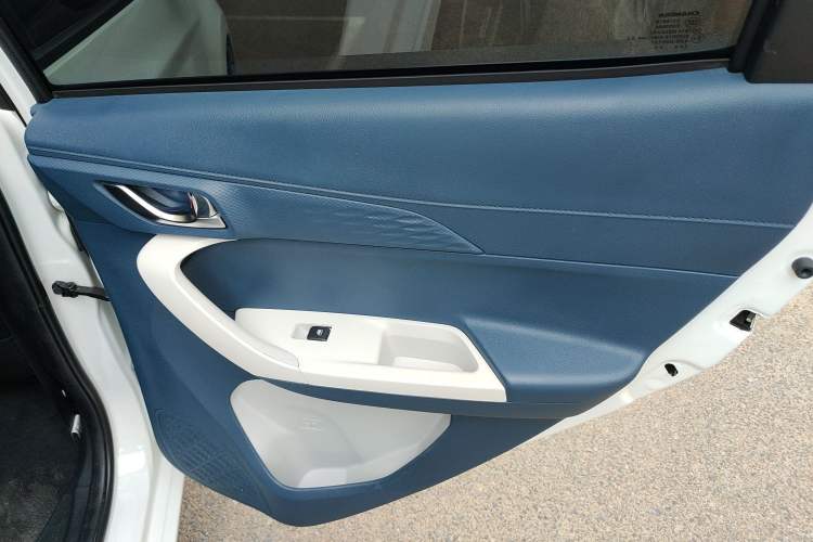 Used CHANGAN OSHAN Benni E-Star 2022 Qingxin Edition Colorful Model Lithium Iron Phosphate Interior 6