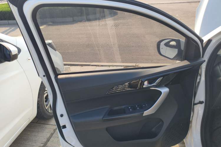 Used CHANGAN OSHAN Benni E-Star 2022 Qingxin Edition Colorful Model Lithium-NMC Interior 7
