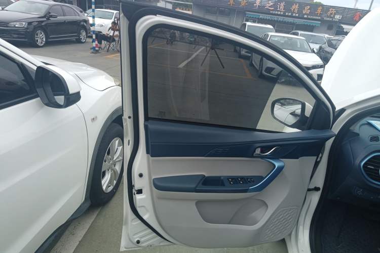 Used CHANGAN OSHAN Benni E-Star 2022 Qingxin Edition Colorful Model Lithium Iron Phosphate Left Front Door Interior