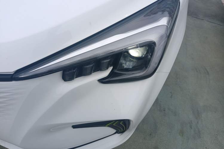 Used CHANGAN OSHAN Benni E-Star 2022 Qingxin Edition Colorful Model Lithium Iron Phosphate Left Front Headlight