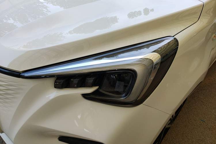 Used CHANGAN OSHAN Benni E-Star 2022 Qingxin Edition Colorful Model Lithium Iron Phosphate Left Front Headlight