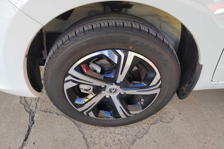 Used CHANGAN OSHAN Benni E-Star 2022 Qingxin Edition Colorful Model Lithium Iron Phosphate Left Front Wheel Hub