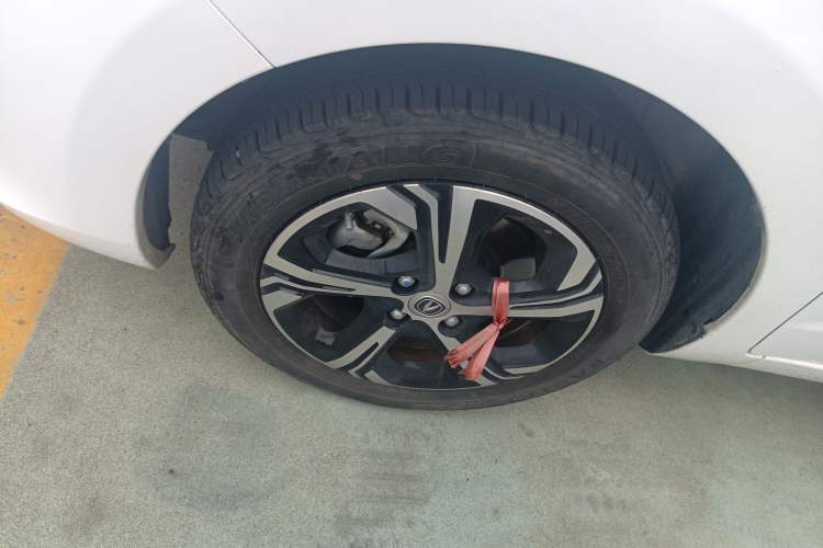 Used CHANGAN OSHAN Benni E-Star 2022 Qingxin Edition Colorful Model Lithium Iron Phosphate Left Front Wheel Hub