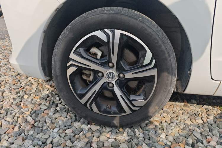 Used CHANGAN OSHAN Benni E-Star 2022 Qingxin Edition Colorful Model Lithium-NMC Left Front Wheel Hub