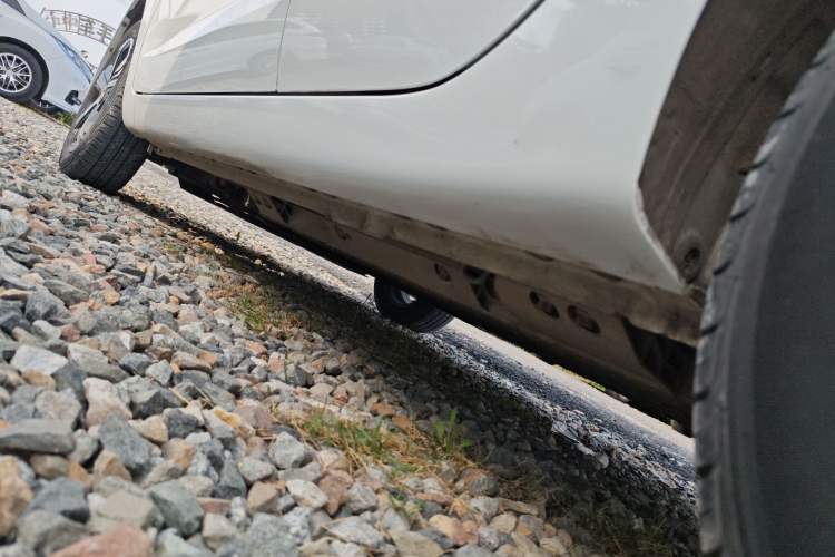 Used CHANGAN OSHAN Benni E-Star 2022 Qingxin Edition Colorful Model Lithium-NMC Left Side Sill
