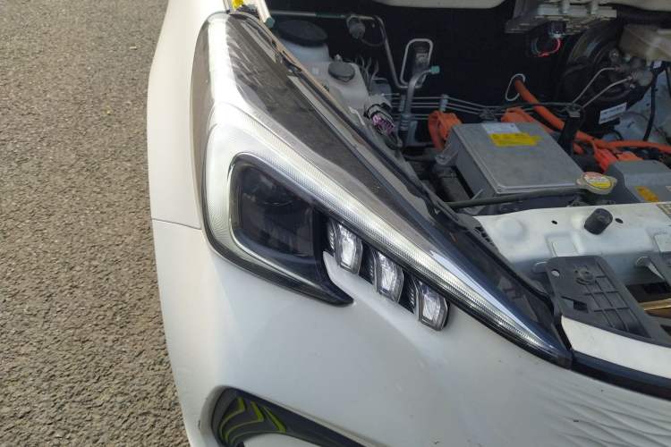 Used CHANGAN OSHAN Benni E-Star 2022 Charming Edition Colorful Model Lithium Iron Phosphate Right Front Headlight