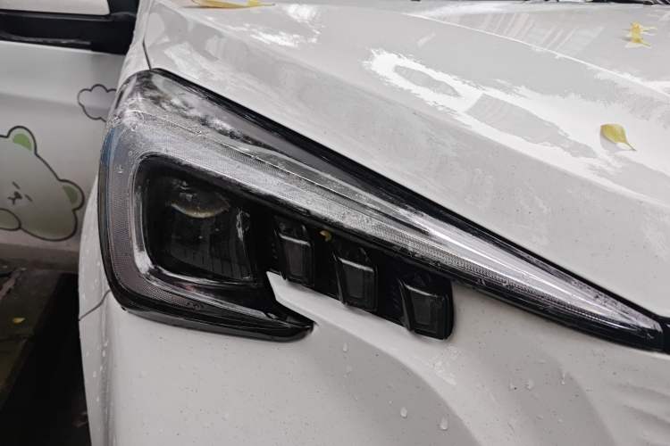 Used CHANGAN OSHAN Benni E-Star 2022 Qingxin Edition Colorful Model Lithium-NMC Right Front Headlight