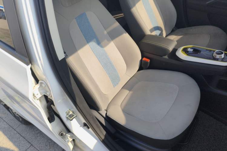 Used CHANGAN OSHAN Benni E-Star 2022 Qingxin Edition Colorful Model Lithium-NMC Right Front Seat