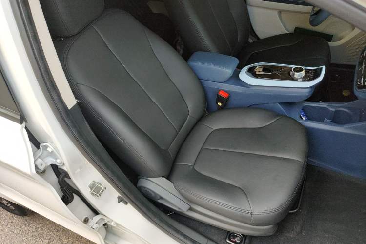 Used CHANGAN OSHAN Benni E-Star 2022 Qingxin Edition Colorful Model Lithium Iron Phosphate Right Front Seat
