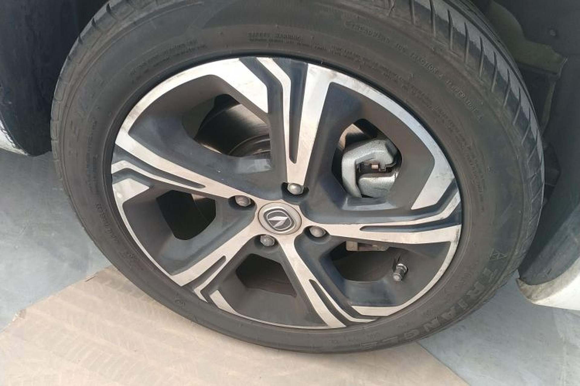 Used CHANGAN OSHAN Benni E-Star 2022 Qingxin Edition Colorful Model Lithium Iron Phosphate Right Front Wheel Hub