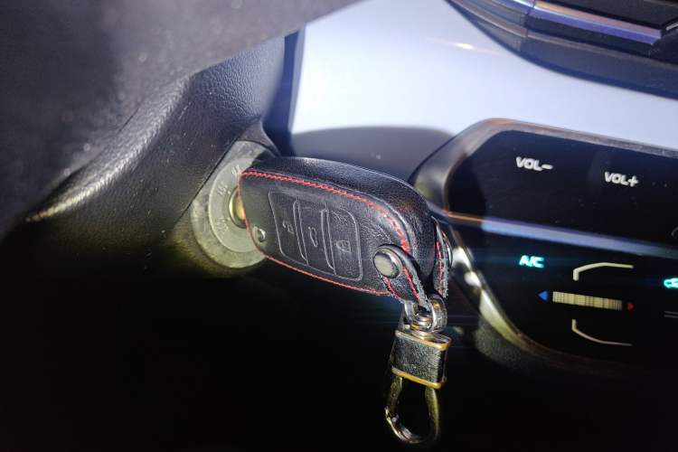 Used CHANGAN OSHAN Benni E-Star 2022 Qingxin Edition Colorful Model Lithium Iron Phosphate Vehicle Key