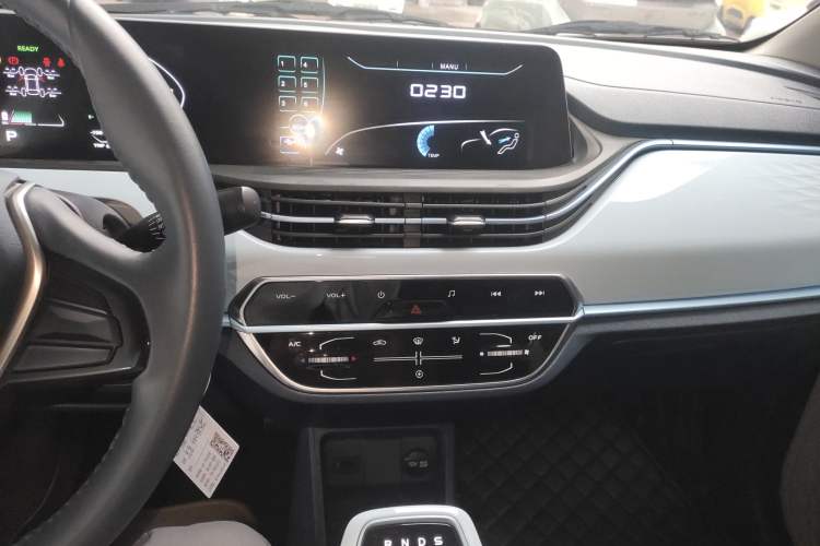 Used CHANGAN OSHAN Benni E-Star 2023 Colorful Version Lithium Iron Phosphate Audio And AC Panel