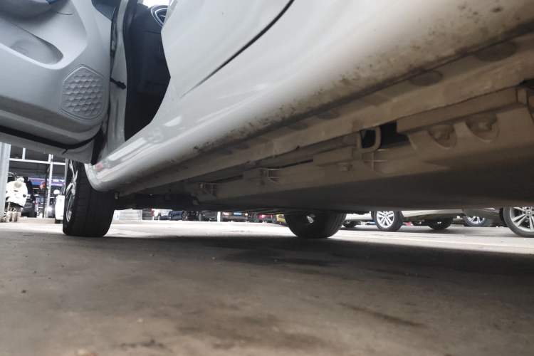 Used CHANGAN OSHAN Benni E-Star 2023 Colorful Version Lithium Iron Phosphate Left Side Sill