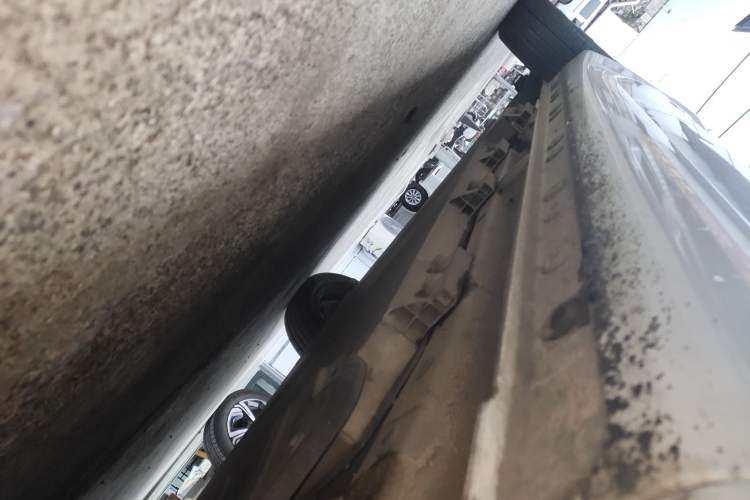 Used CHANGAN OSHAN Benni E-Star 2023 Colorful Version Lithium Iron Phosphate Right Side Sill