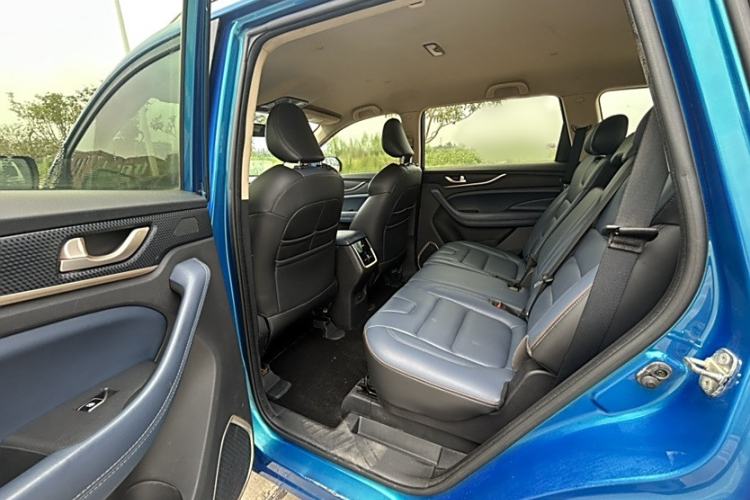 Used CHANGAN OSHAN COS1 2018 1.5T Manual Senses 5-Seater Interior 3
