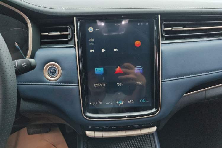 Used CHANGAN OSHAN COS1 2018 1.5T Automatic Miao 7-Seater Audio And AC Panel