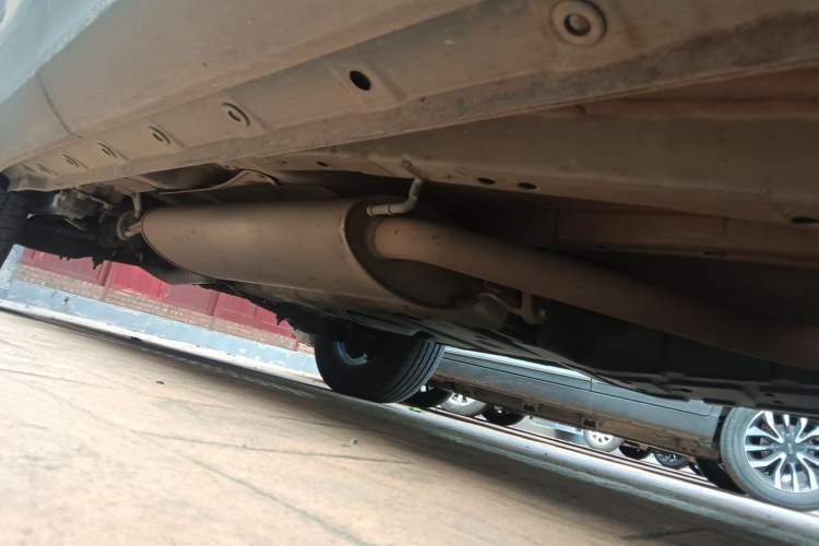 Used CHANGAN OSHAN COS1 2018 1.5T Manual 7-Seater Chassis Front Right