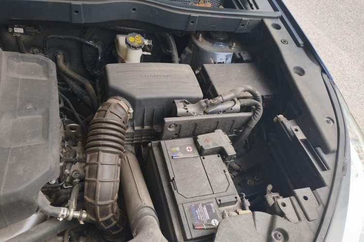 Used CHANGAN OSHAN COS1 2018 1.5T Automatic 7-Seater Engine Bay Left