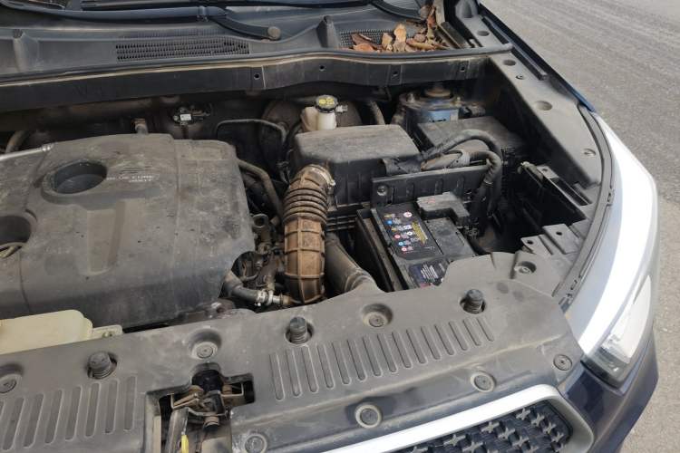 Used CHANGAN OSHAN COS1 2018 1.5T Automatic 7-Seater Engine Bay Left