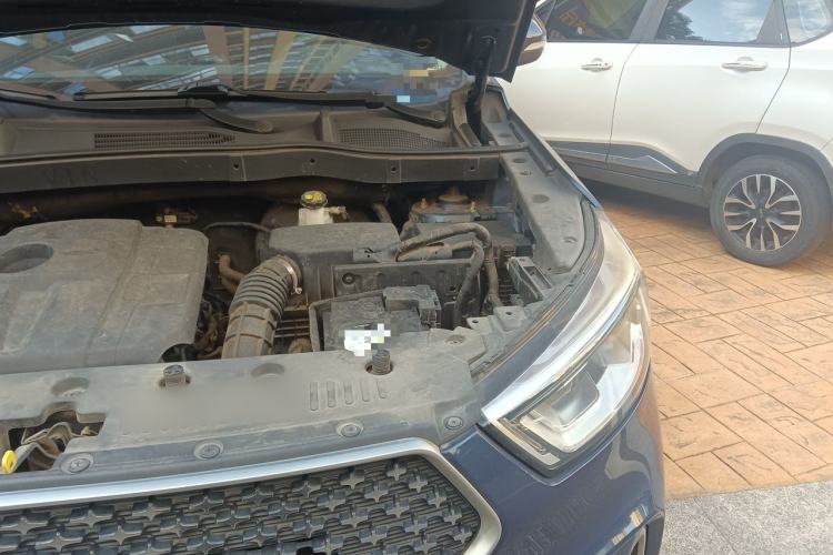 Used CHANGAN OSHAN COS1 2018 1.5T Manual 7-Seater Engine Bay Left