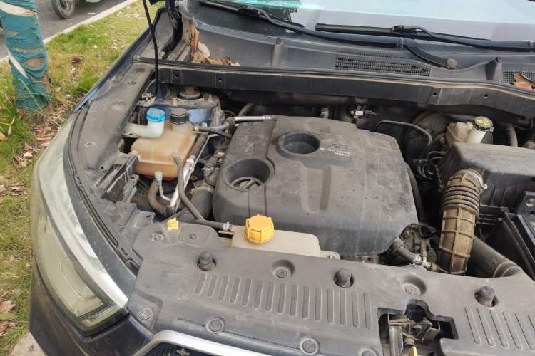 Used CHANGAN OSHAN COS1 2018 1.5T Automatic 7-Seater Engine Bay Right