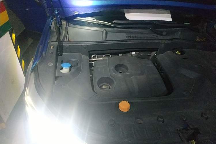 Used CHANGAN OSHAN COS1 2018 1.5T Automatic Miao 7-Seater Engine Bay Right
