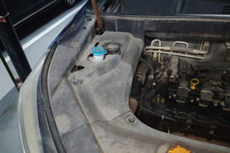 Used CHANGAN OSHAN COS1 2018 1.5T Automatic Miao 7-Seater Engine Bay Right