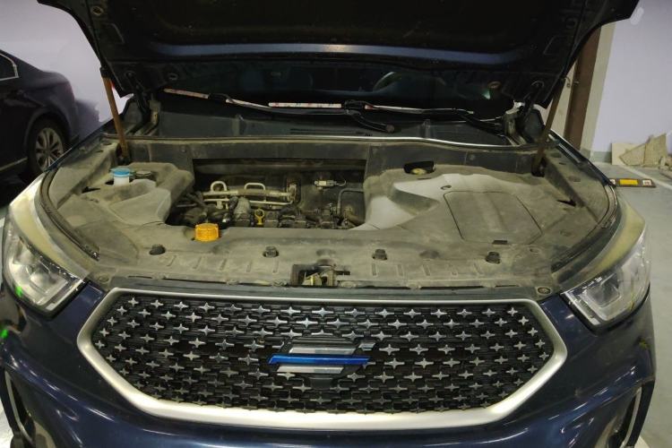Used CHANGAN OSHAN COS1 2018 1.5T Automatic Miao 7-Seater Engine Bay