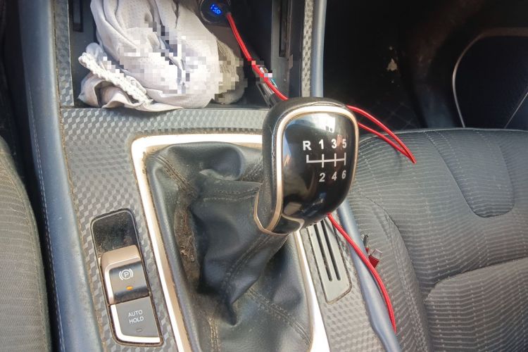 Used CHANGAN OSHAN COS1 2018 1.5T Manual 7-Seater Gear Lever