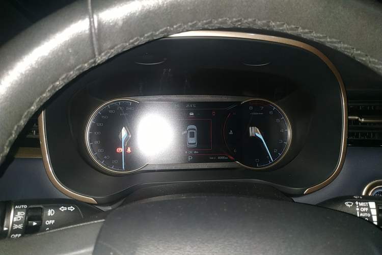 Used CHANGAN OSHAN COS1 2018 1.5T Automatic Miao 7-Seater Instrument Cluster