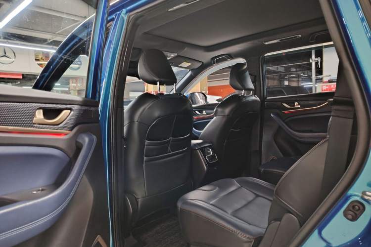 Used CHANGAN OSHAN COS1 2018 1.5T Automatic Miao 7-Seater Interior 3