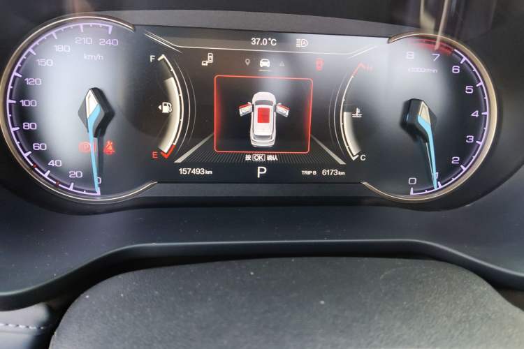 Used CHANGAN OSHAN COS1 2018 1.5T Automatic Smart 7-Seater Odometer Close Up