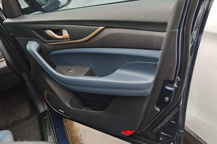 Used CHANGAN OSHAN COS1 2018 1.5T Automatic Miao 7-Seater Right Front Door Interior