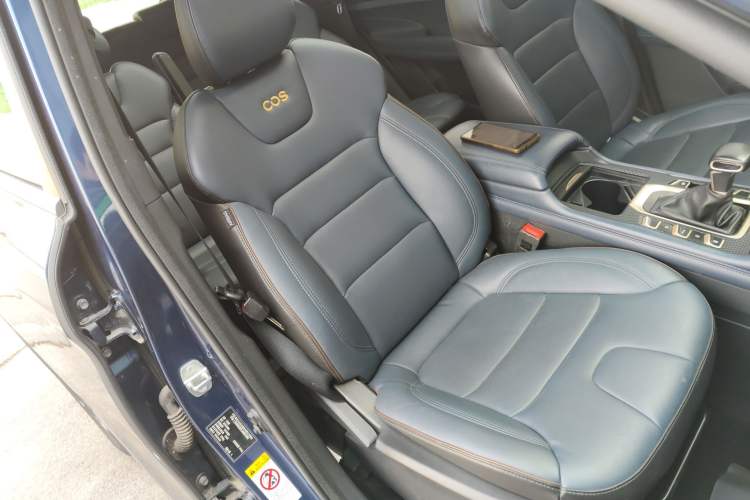 Used CHANGAN OSHAN COS1 2018 1.5T Automatic Yue 6-Seater Right Front Seat