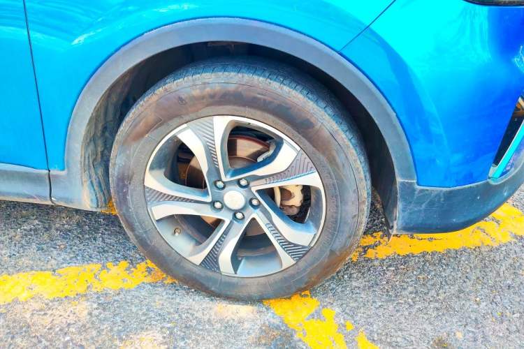 Used CHANGAN OSHAN COS1 2018 1.5T Automatic Yue 7-Seater Right Front Wheel Hub