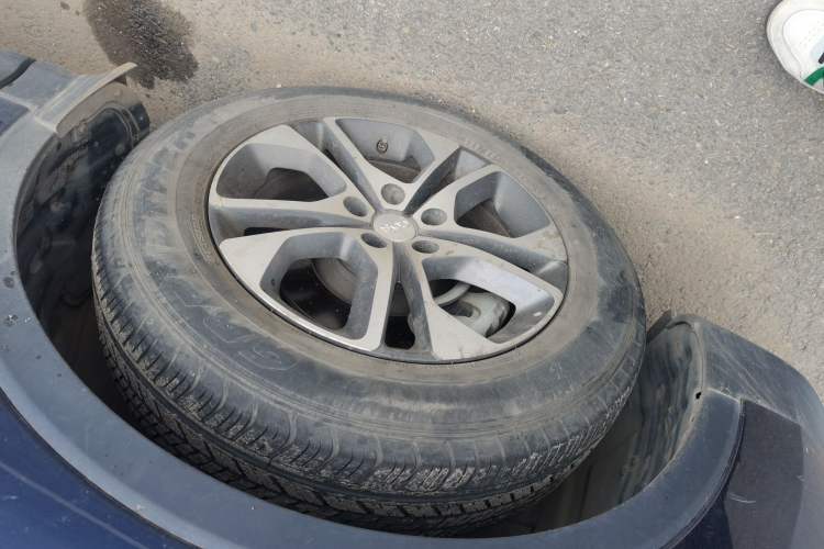 Used CHANGAN OSHAN COS1 2018 1.5T Automatic 7-Seater Right Front Wheel Hub