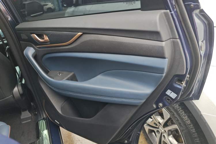 Used CHANGAN OSHAN COS1 2018 1.5T Automatic Miao 7-Seater Right Rear Door Interior