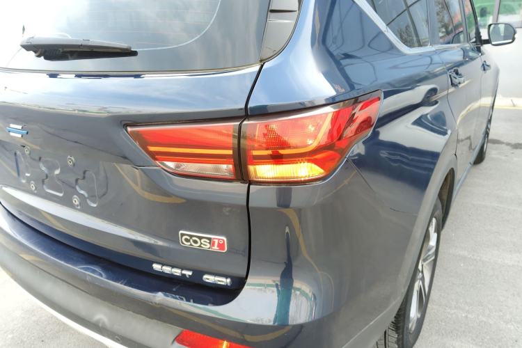 Used CHANGAN OSHAN COS1 2018 1.5T Automatic Yue 6-Seater Right Rear Taillight
