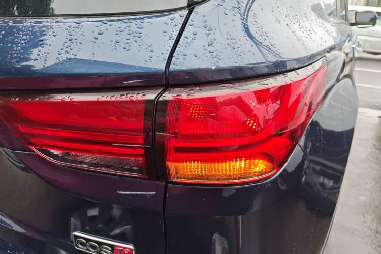Used CHANGAN OSHAN COS1 2018 1.5T Automatic Miao 7-Seater Right Rear Taillight
