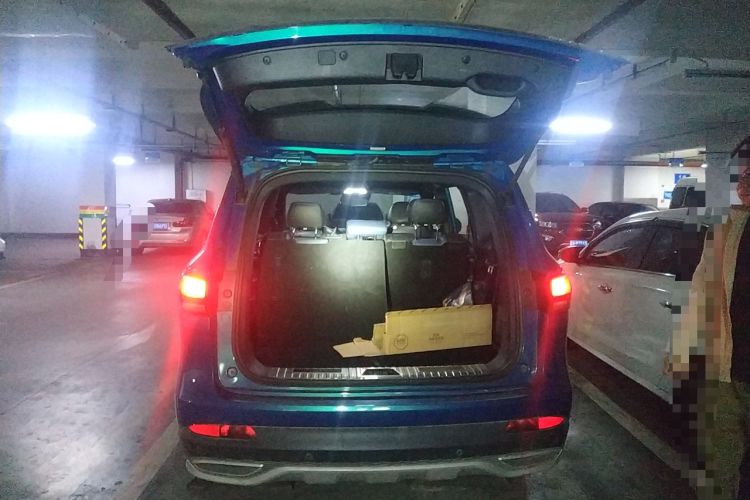 Used CHANGAN OSHAN COS1 2018 1.5T Automatic Miao 7-Seater Trunk