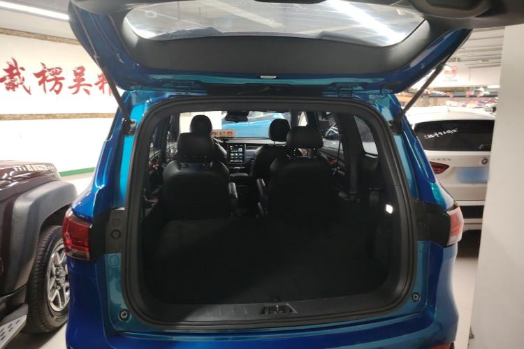 Used CHANGAN OSHAN COS1 2018 1.5T Automatic Miao 7-Seater Trunk