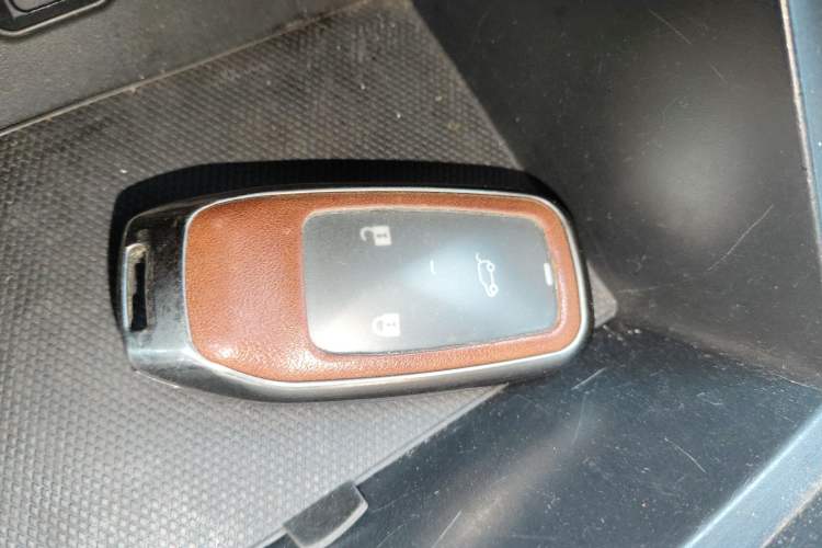 Used CHANGAN OSHAN COS1 2018 1.5T Automatic Yue 6-Seater Vehicle Key