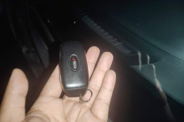 Used CHANGAN OSHAN COS1 2018 1.5T Automatic Smart 7-Seater Vehicle Key